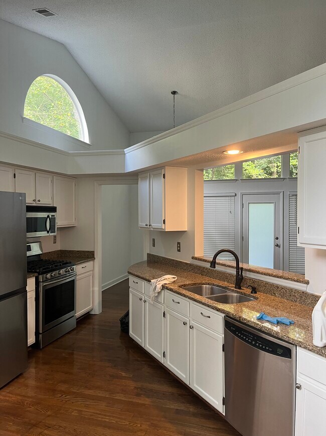 Foto del edificio - 3412 Armitage Dr