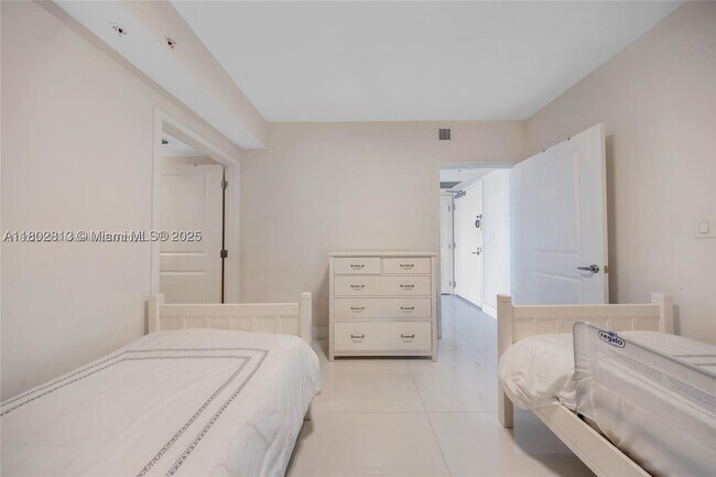 Foto del edificio - 400 Sunny Isles Blvd