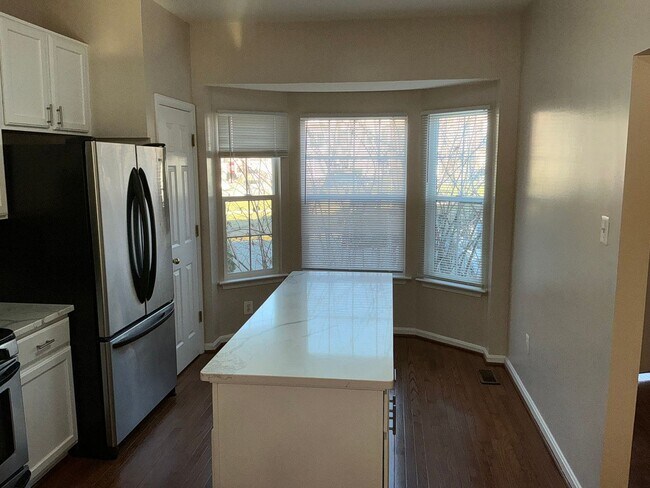 Foto del edificio - Very well maintained 3BR 2.5BA 3 level townhome located in the Milestone Community of Germantown