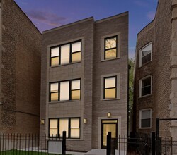 Building Photo - 5019 S Indiana Ave