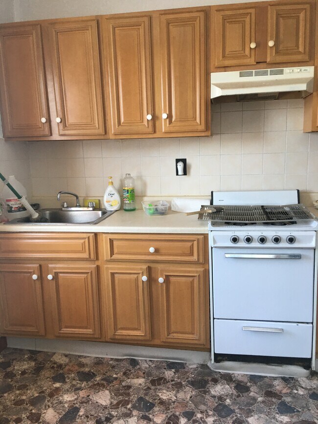 Kitchen - 2118 59th St