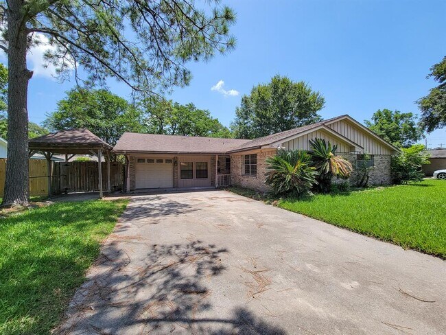 Foto del edificio - 1703 Raintree Dr