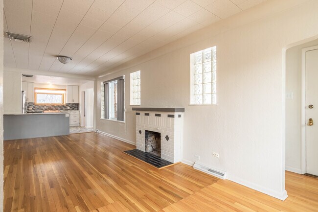 Building Photo - 3200 W 46th Ave