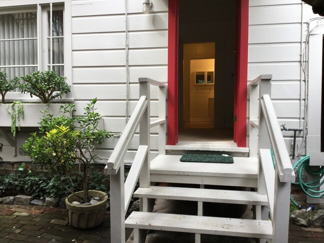 Entrance - 41 Malvina Pl