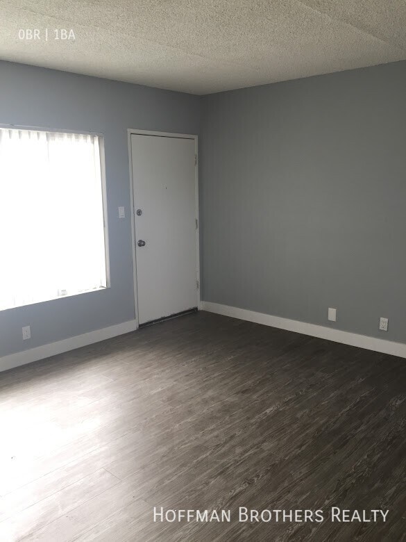 Building Photo - 4050 W El Segundo Blvd Hawthorne, CA 90250