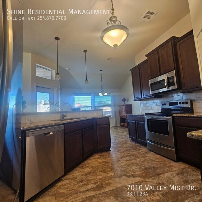 Building Photo - 7010 Valley Mist Dr