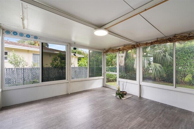 Building Photo - 5502 NW 51st Ave