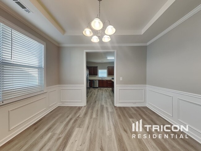 Building Photo - 8953 Crestview Cir