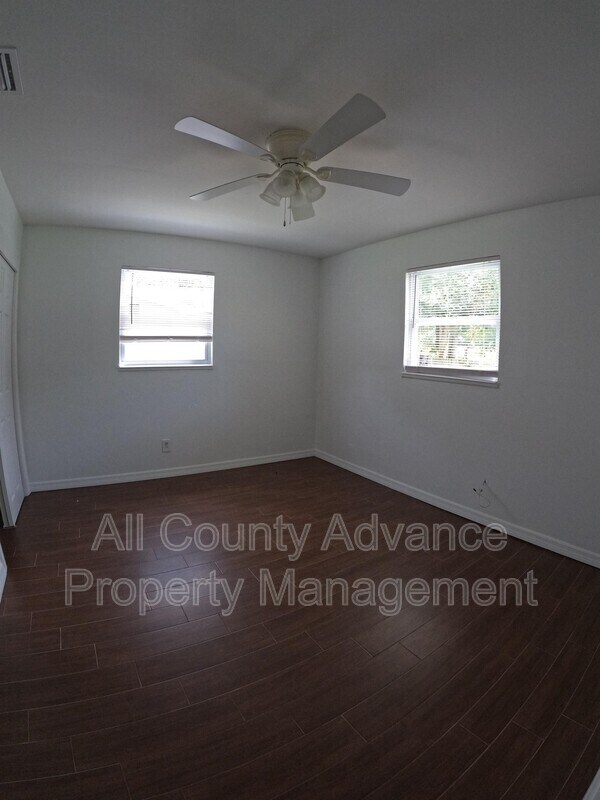 Foto del edificio - 4046 44th Ave N