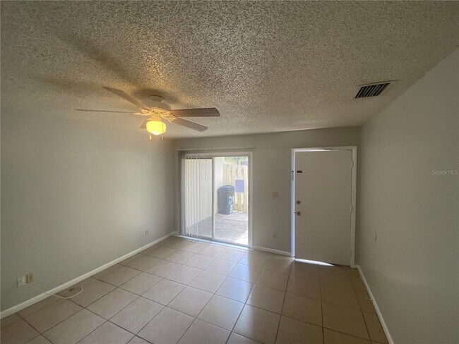 Building Photo - 2901 SE 50th Ct