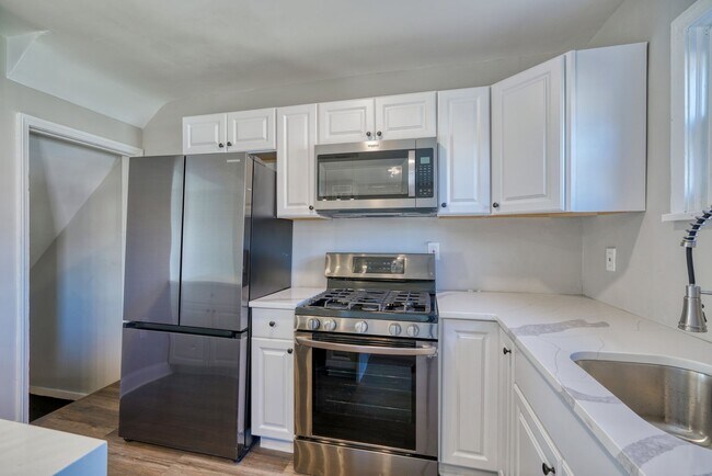 Foto del edificio - Brand New 3 Bed City Rowhome- ONE MONTH FR...