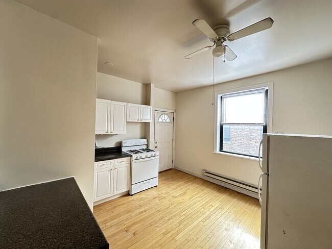 Foto del edificio - 1322 Oak Ave