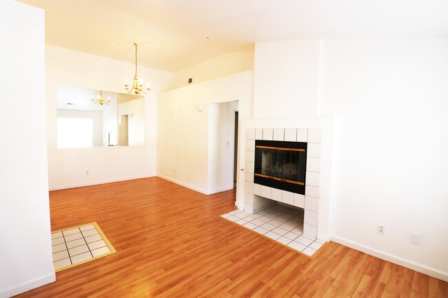 Foto del edificio - 6982 Gregorich Dr