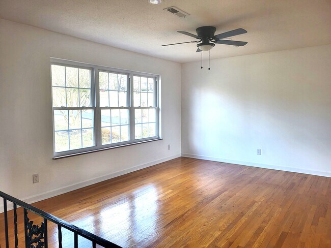 Foto del edificio - 221 Amesbury Rd