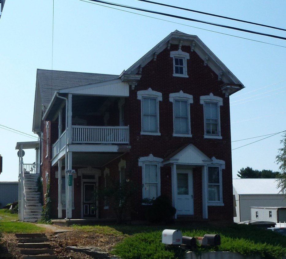 2089 Division Hwy, New Holland, PA 17557 Apartments in New Holland