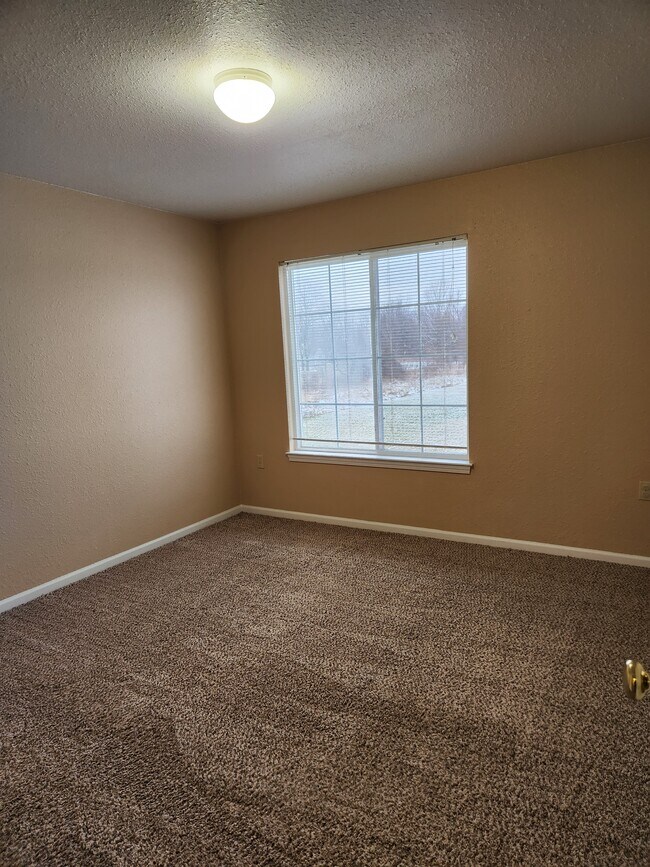 Saddleback Ranch Apartments Apartments at 801 Beech Hwy Charlotte, MI