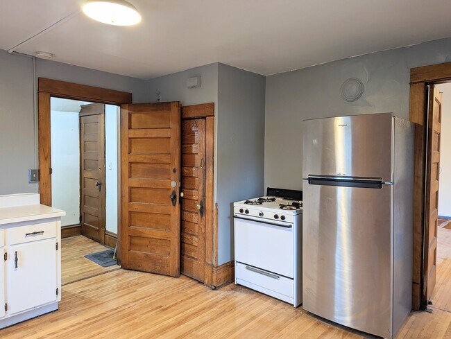 Kitchen - 2742 16th Ave S