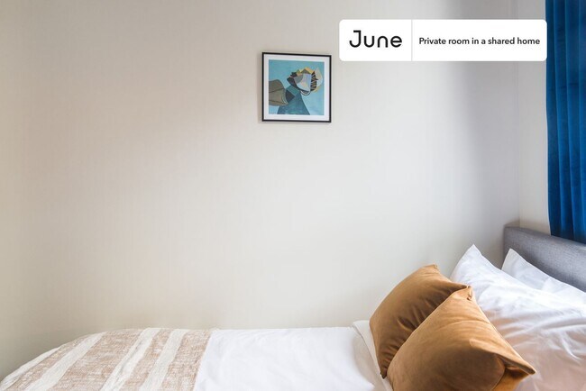Foto del edificio - Room in Shared 5 bed/2 bath home in Columbia Heights
