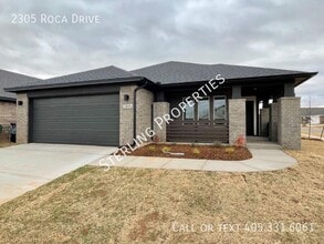 Building Photo - 2305 Roca Dr