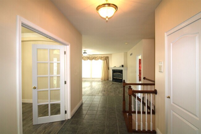Foto del edificio - 320 Remington Way Dr