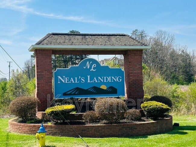 Photo - 313 Eclipse Ln House