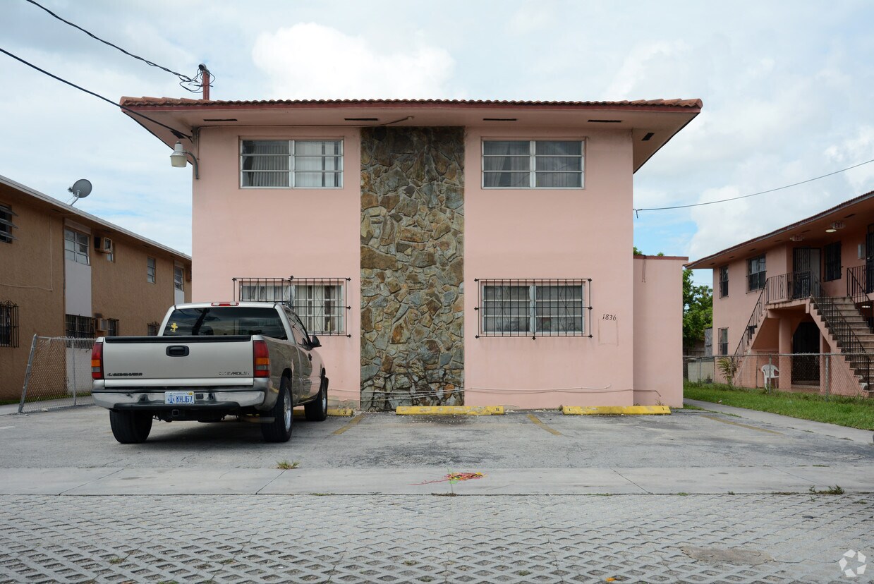 Building Photo - 1836 NW 22nd Ct