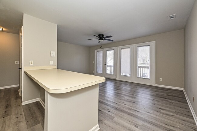 Building Photo - 6156 Meadow Rose Ln
