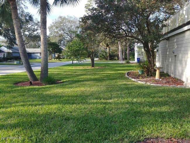 Building Photo - 501 Robles Ln