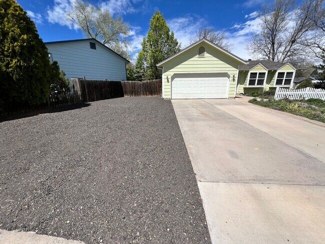 Building Photo - Central Fort Collins 5-Bedroom Ranch Home