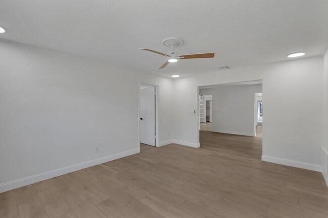 Building Photo - 1303 Charles St