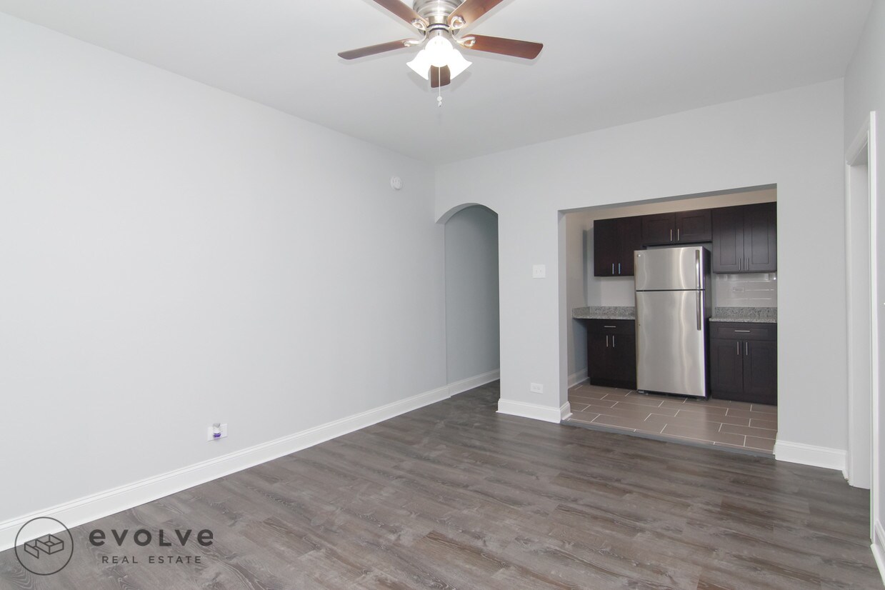 Foto principal - 1608 W Sherwin Ave