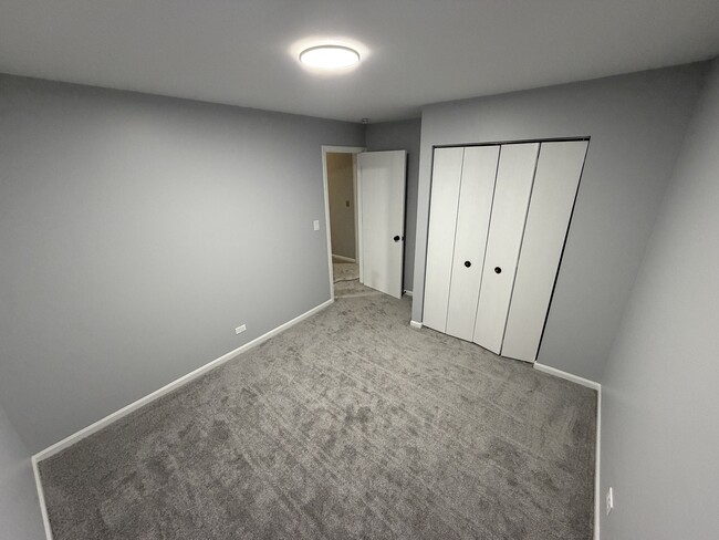 Building Photo - 743 Sterling Ct