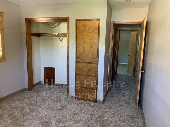 Building Photo - 1113-1123 N Aurdal Ave