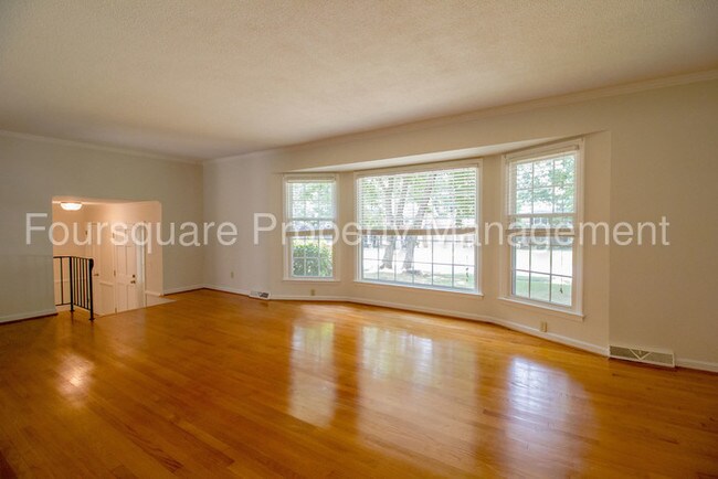 Building Photo - 1016 Cedarhurst Dr