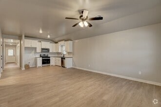 Building Photo - 613 Juniper St
