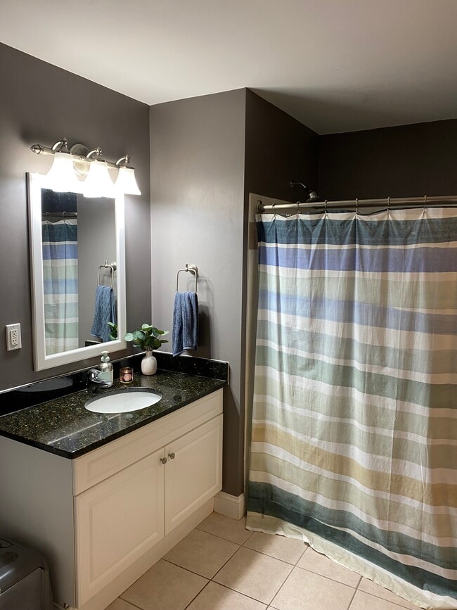 Building Photo - 10 Seaport Dr