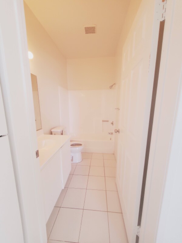 Building Photo - 4343 Whitsett Ave