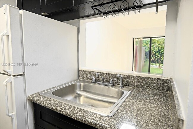 Foto del edificio - 4271 NW 11th St