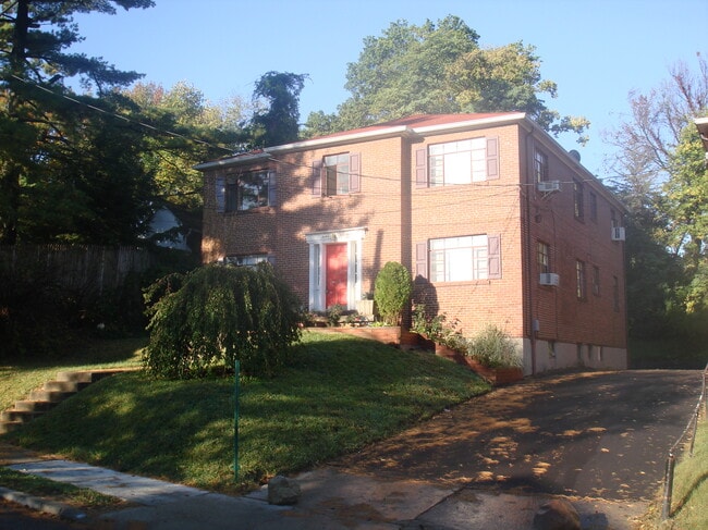 Building Photo - 1259 Morten St