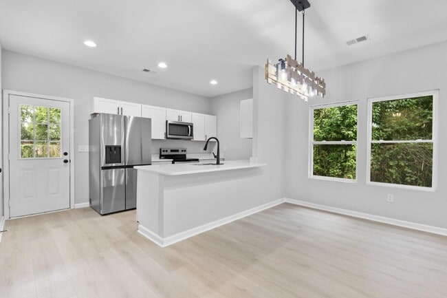 Building Photo - 3106 Hammond Ave