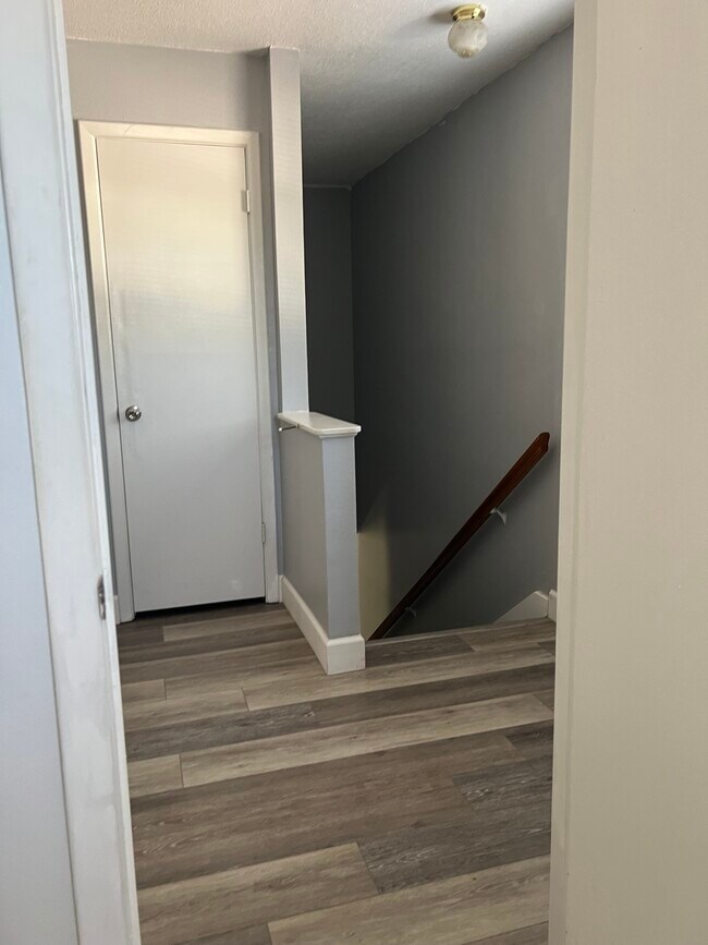 Building Photo - 510 Driftwood Cir W