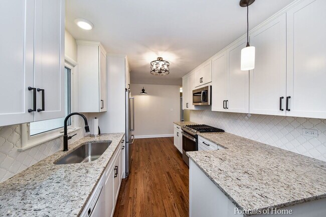 Foto del edificio - 311 Longview Dr