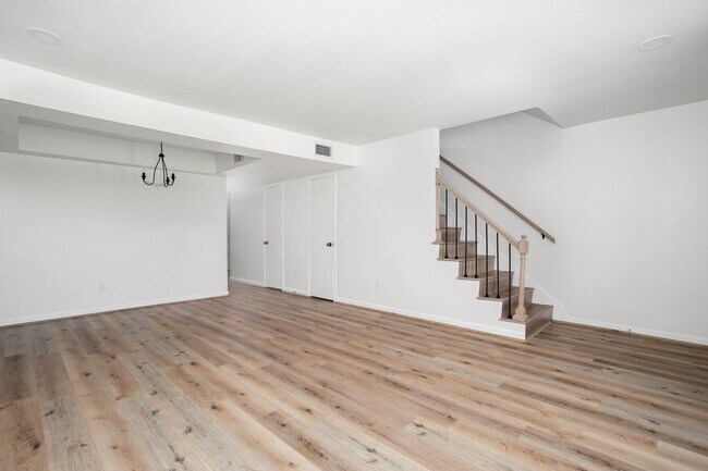 Foto del edificio - 10331 Longmont Dr