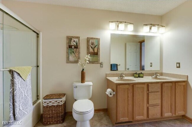 Building Photo - 8671 Quarry Ridge Ln