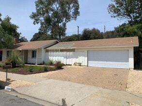 Building Photo - 208 Daytona Dr