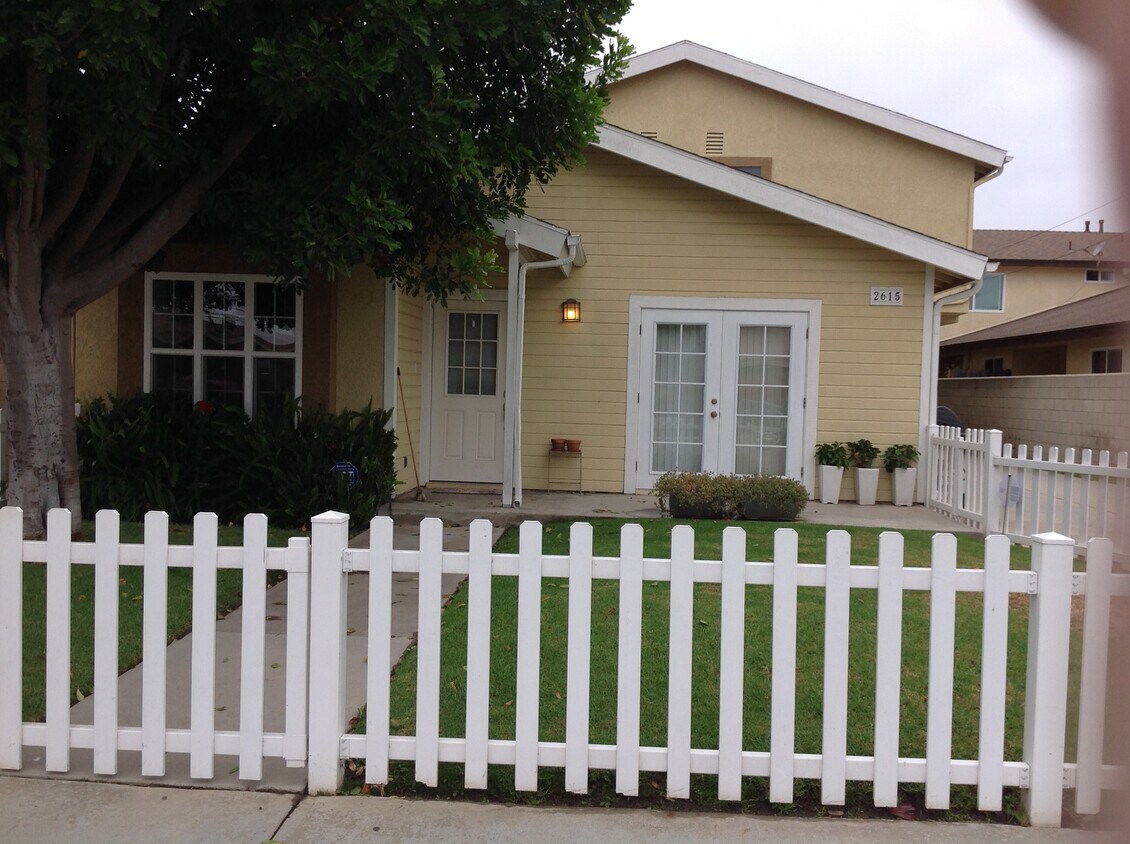 Exterior - 2615 Florida St