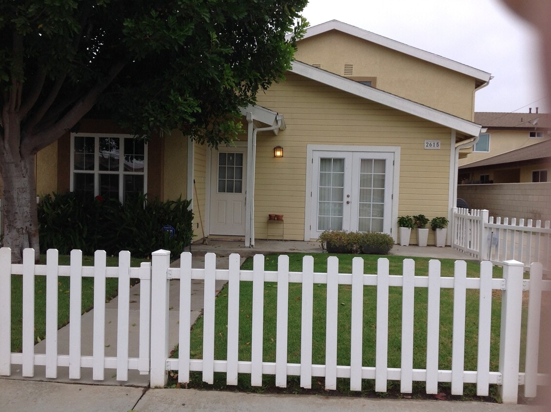 Exterior - 2615 Florida St