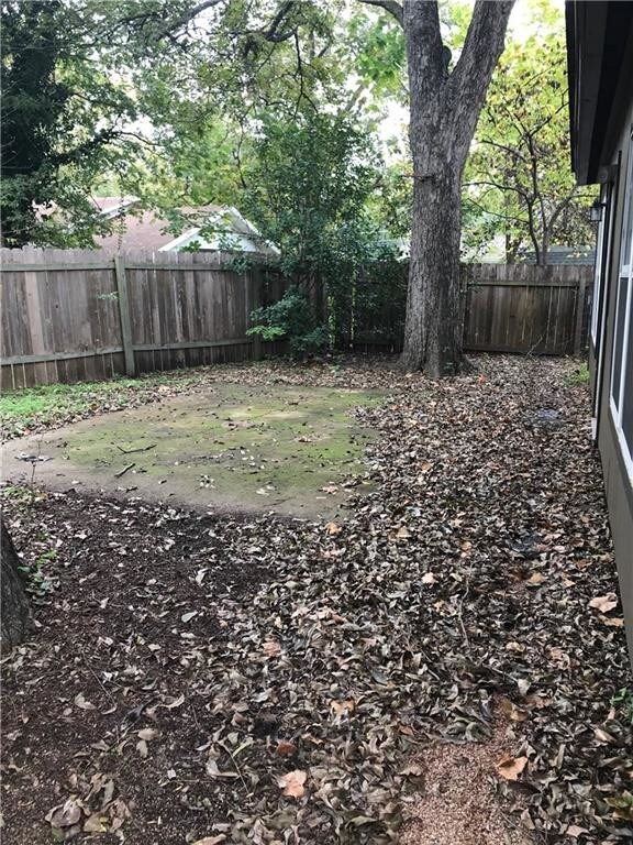 Building Photo - 910 E 55th 1/2 St