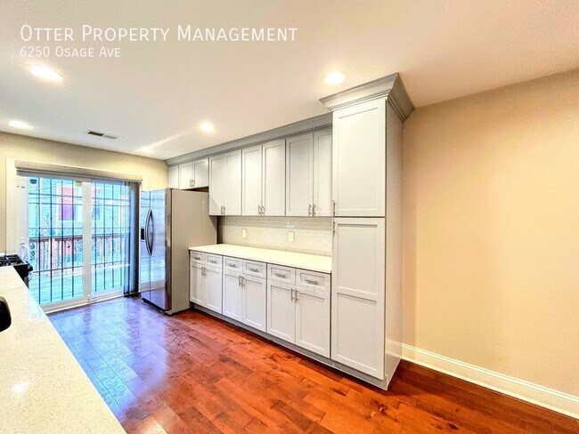 Building Photo - Spacious & Sleek 3BR/3BA with Home Gym and...