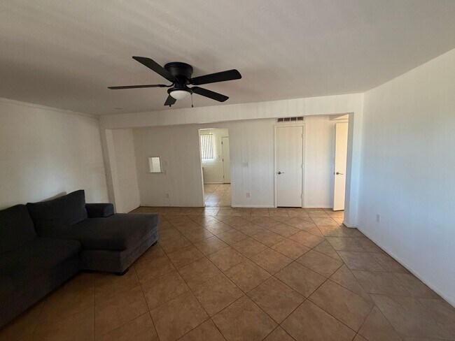 Building Photo - 2 Bedroom 2 Bath Condominium in Great Location